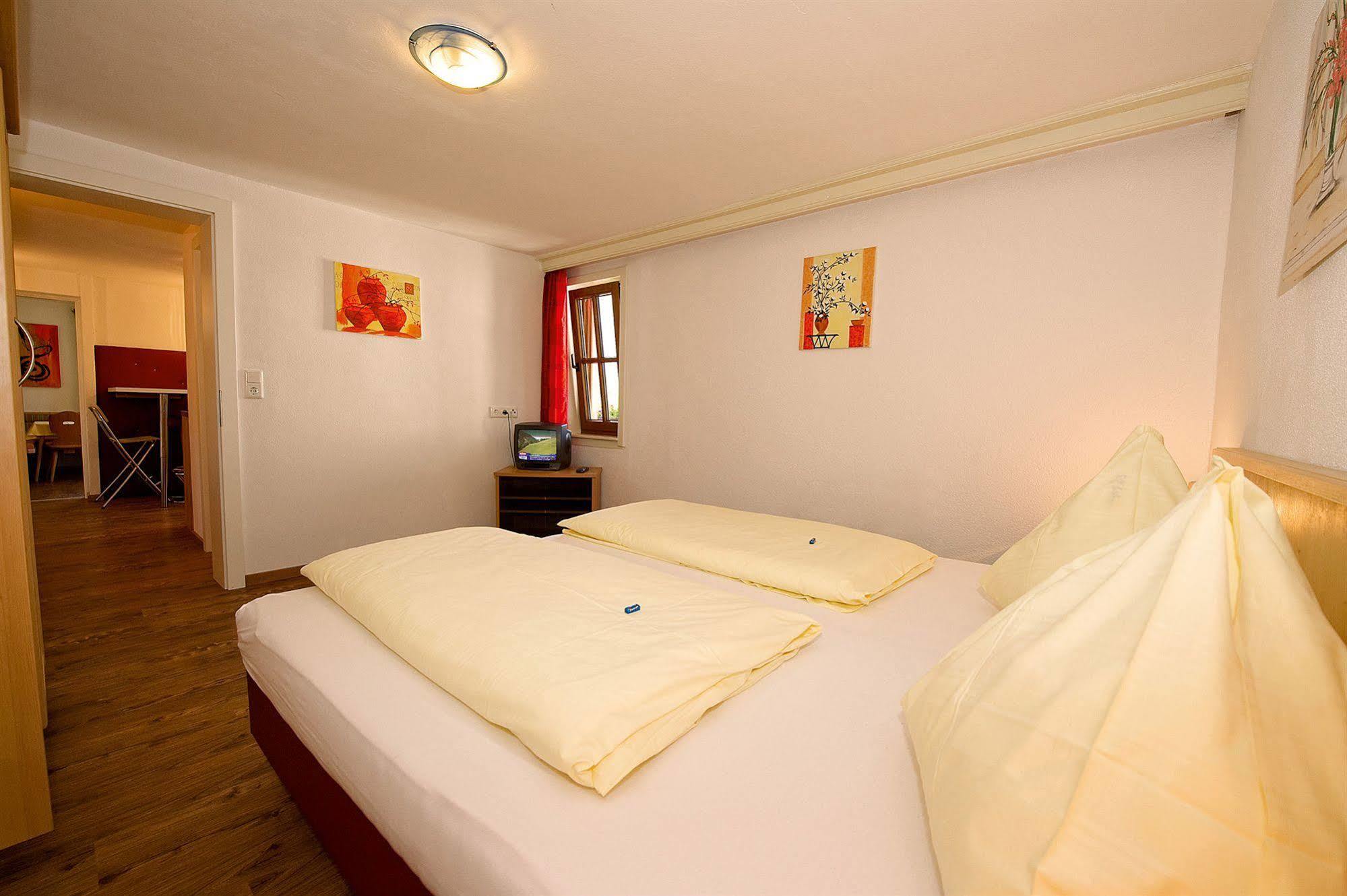 Bed & Breakfast Landhaus Strasser Зёлль Экстерьер фото